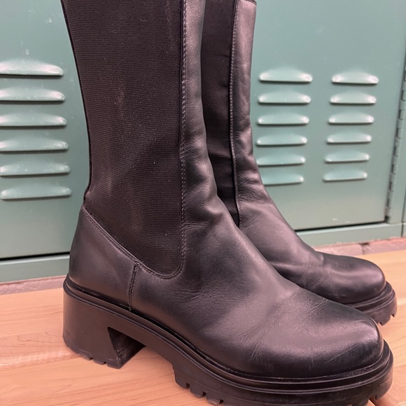 Steve Madden Black Slip-On Chelsea Platform Boots - Picture 5 of 13